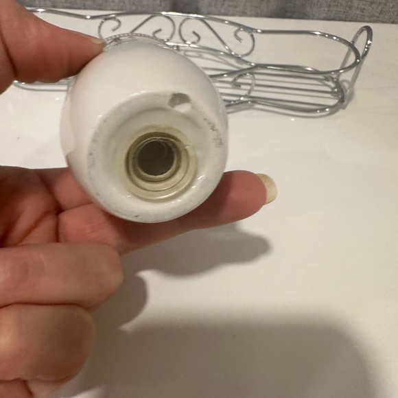 D’lusso design damask 3 piece salt and pepper set. - Picture 7 of 7